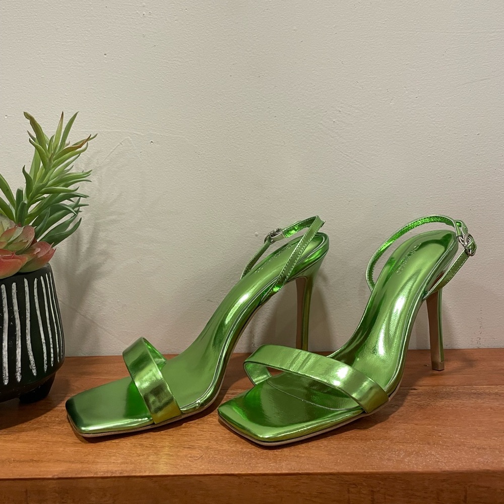 NWT Tony Bianco Felyx Heel